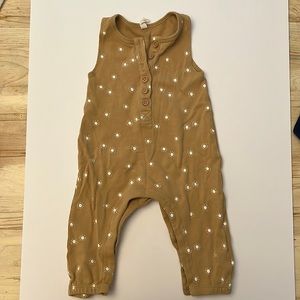 Q by Quincy Mae warm brown with white suns